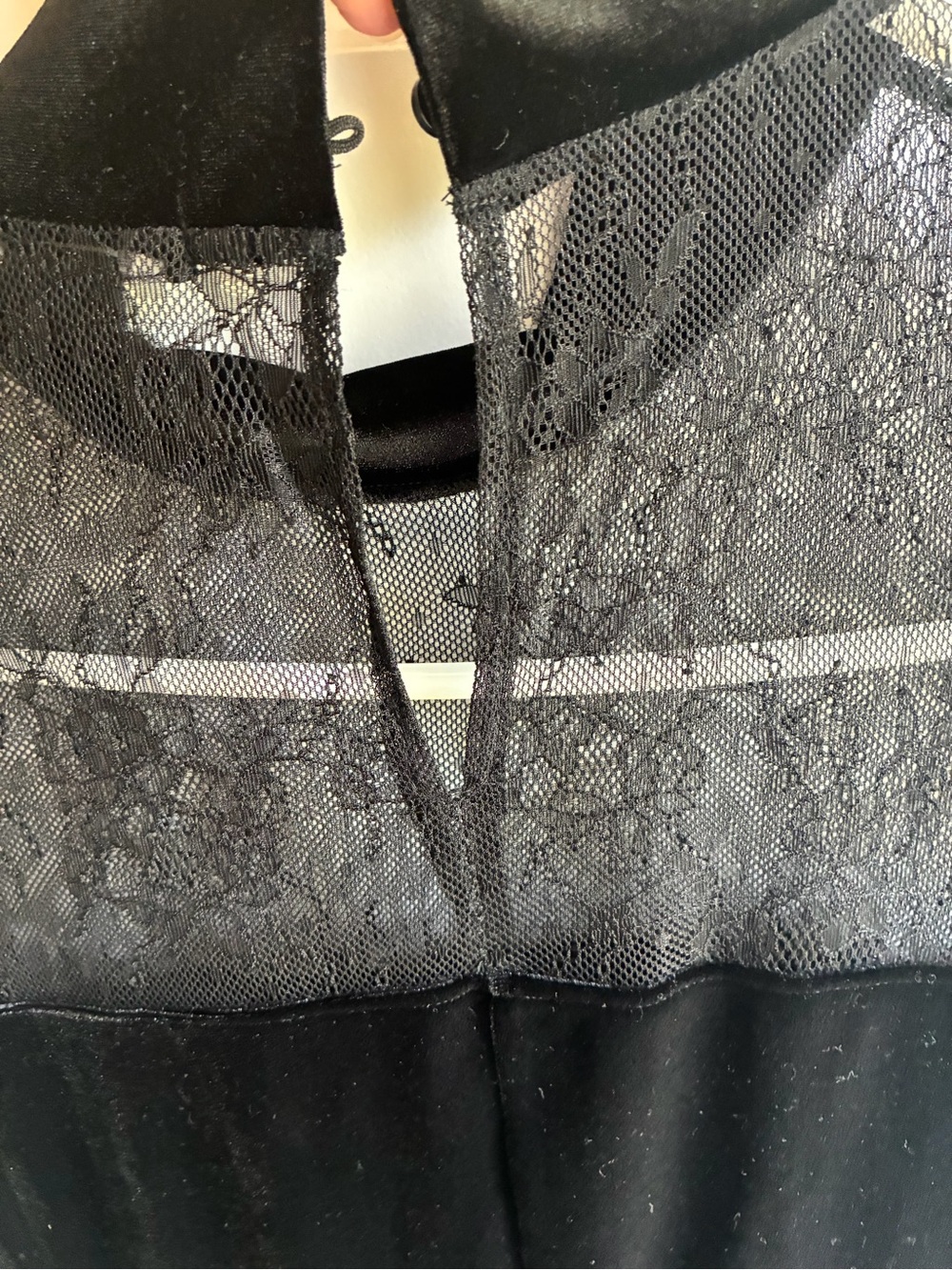 Sanctuary Black Lace Yoke Sleeveless velvet Dress - Picture 5 of 5